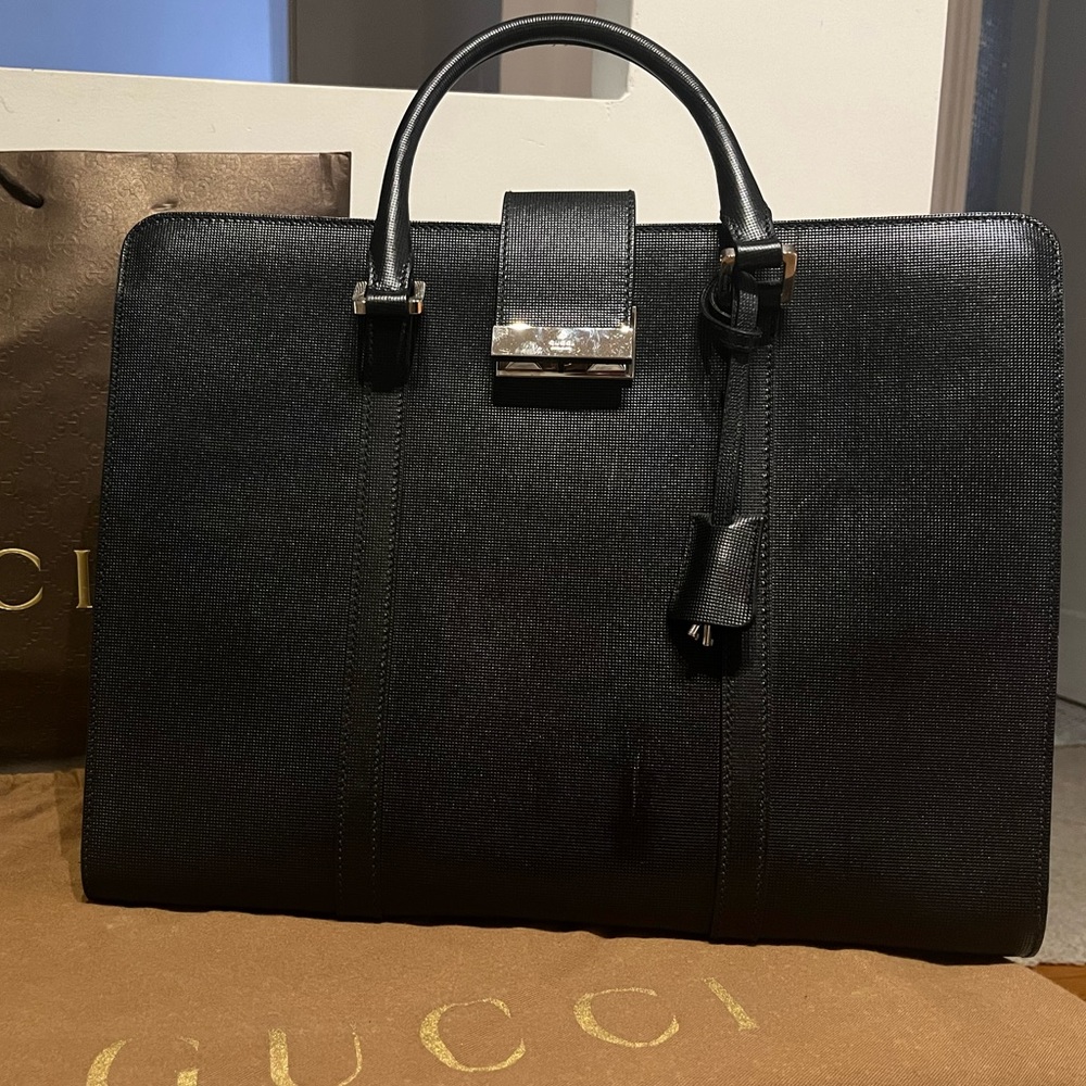 Gucci class black vintage leather business bag